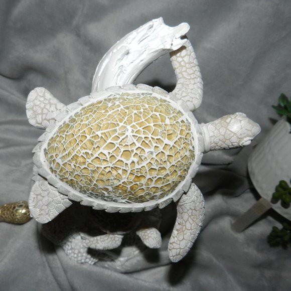 Sea Turtles on Coral Sculptured Art Décor Figurines White glass 9" NEW/NWT! - Picture 6 of 9